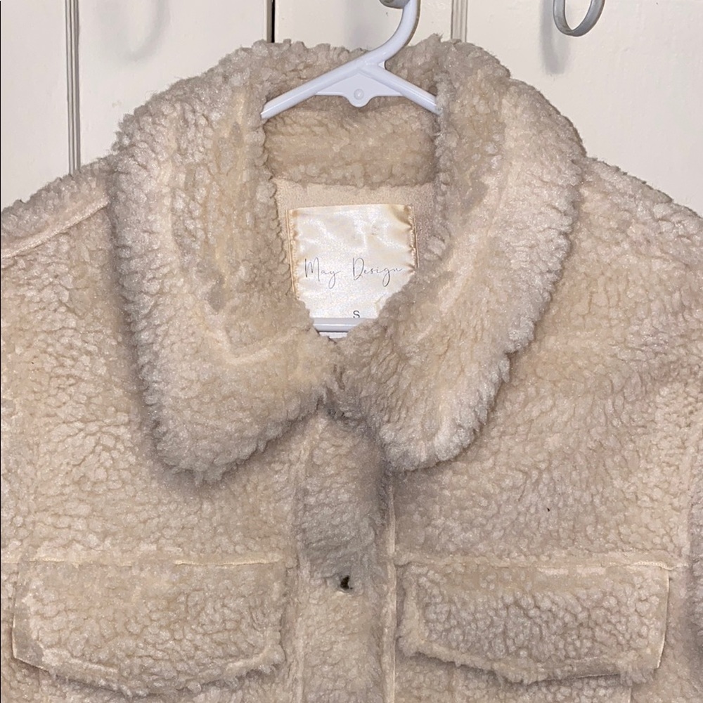 May Design Small Cozy Beige Sherpa Jacket - Picture 4 of 14
